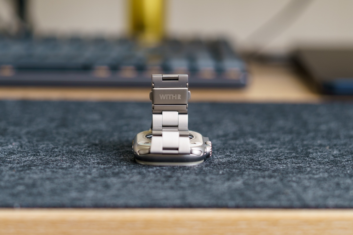 WITHit TitaniumWatchBand 1